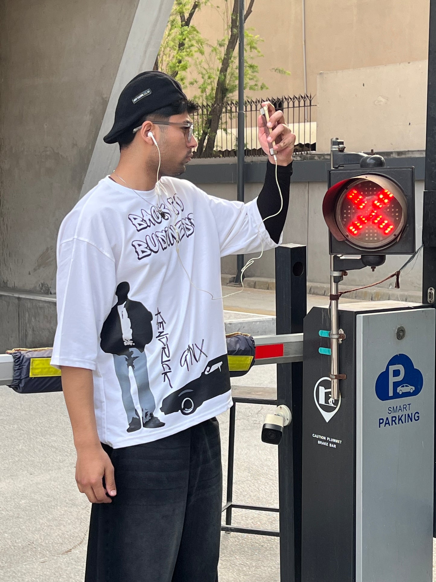 "BACK TO BUSINESS" OVERSIZED TEE